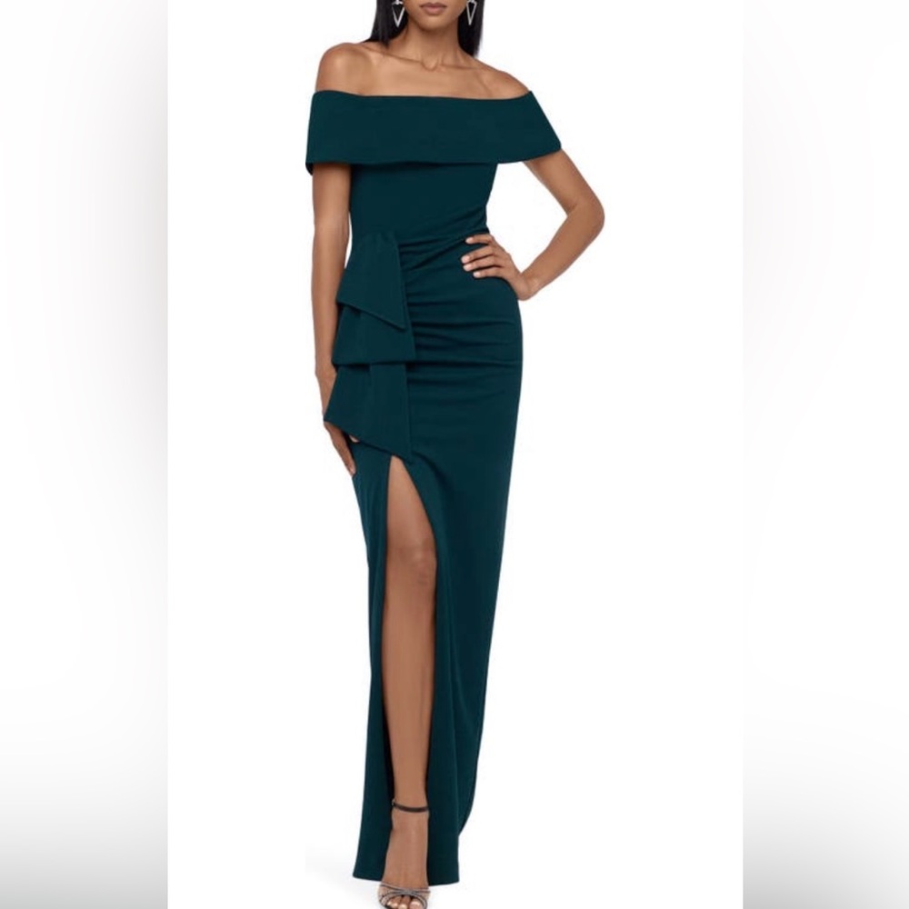 X scape full length green dress! Comfortable and flattering! Worn once!